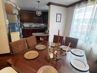 Foto 4 de VENTA DE CASA TRES PISOS + 1 MINI DEPARTAMENTO EN LOS MOLINOS, SECTOR JIPIRO (COMPLEJO FERIAL) LOJA