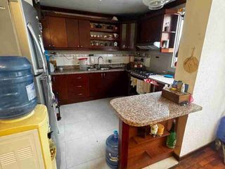 Foto 6 de VENTA DE CASA TRES PISOS + 1 MINI DEPARTAMENTO EN LOS MOLINOS, SECTOR JIPIRO (COMPLEJO FERIAL) LOJA
