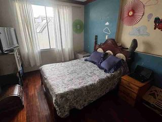 Foto 9 de VENTA DE CASA TRES PISOS + 1 MINI DEPARTAMENTO EN LOS MOLINOS, SECTOR JIPIRO (COMPLEJO FERIAL) LOJA