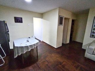 Foto 5 de LINCE - Departamento 1er. Piso en zona comercial de 2 Dorm + Cocina Separada + Patio