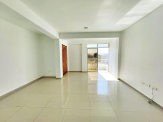 Foto 3 de Se Alquila Departamento Amplio y Moderno en La Urb. El Harás de Ica