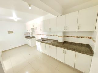 Foto 7 de Se Alquila Departamento Amplio y Moderno en La Urb. El Harás de Ica