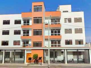 Foto 1 de Se Alquila Departamento Amplio y Moderno en La Urb. El Harás de Ica