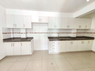 Foto 6 de Se Alquila Departamento Amplio y Moderno en La Urb. El Harás de Ica