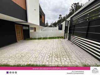 Foto 8 de Vendo Casa 3 dormitorios jsrdin y 2 garajes