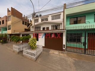 Foto 1 de Oportunidad De Inversión Casa En Venta - San Martin De Porres