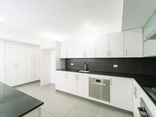 Foto 13 de OCASION, VENDO LINDO DEPARTAMENTO EN SURCO_ALONSO DE LA MOLINA