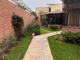 Foto 16 de VENDO CASA EN ZONA DE CLINICAS - CORPAC- SAN BORJA