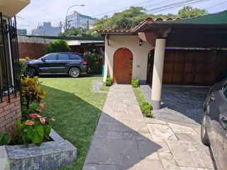 Foto 4 de VENDO CASA EN ZONA DE CLINICAS - CORPAC- SAN BORJA