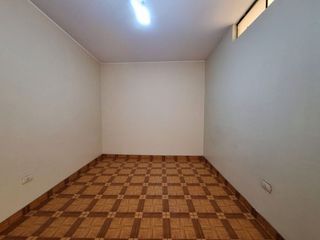 Foto 11 de Venta de 2 Casas + 2 Locales en Urb. El Pinar, Etapa 1 - Comas