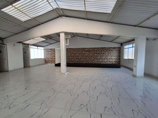 Foto 16 de Venta de 2 Casas + 2 Locales en Urb. El Pinar, Etapa 1 - Comas