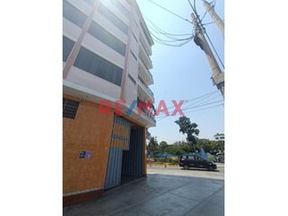 Foto 2 de Se Alquila Edificio Ideal Para Negocio U Oficinas