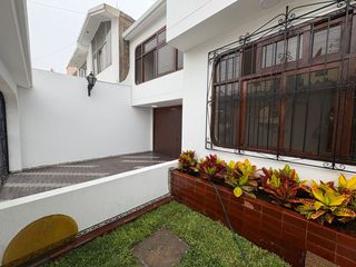Foto 2 de CASA EN ALQUILER PARA VIVIENDA Y OFICINA EN URB. PANDO CERCADO DE LIMA