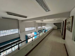 Foto 2 de VENTA DE LOCAL COMERCIAL DE 3 PISOS  EN LA AV. IQUITOS