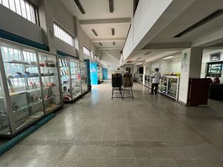 Foto 1 de VENTA DE LOCAL COMERCIAL DE 3 PISOS  EN LA AV. IQUITOS