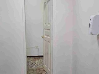 Foto 20 de Casa de venta en Pomasqui, a una cuadra del parque central, con locales comerciales