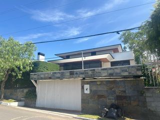 Foto 3 de SE  RENTA CASA DE LUJO EN MONTESERRÍN  Exclusiva Casa en Campo Alegre – Monteserrín, Quito  📍 Ubicación privilegiada cerca de la Academia Coto