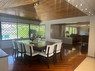 Foto 4 de SE  RENTA CASA DE LUJO EN MONTESERRÍN  Exclusiva Casa en Campo Alegre – Monteserrín, Quito  📍 Ubicación privilegiada cerca de la Academia Coto