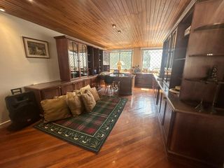 Foto 5 de SE  RENTA CASA DE LUJO EN MONTESERRÍN  Exclusiva Casa en Campo Alegre – Monteserrín, Quito  📍 Ubicación privilegiada cerca de la Academia Coto