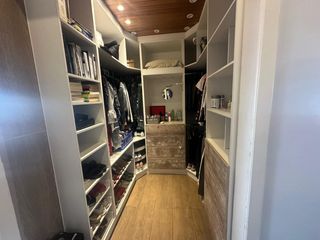 Foto 10 de SE  RENTA CASA DE LUJO EN MONTESERRÍN  Exclusiva Casa en Campo Alegre – Monteserrín, Quito  📍 Ubicación privilegiada cerca de la Academia Coto