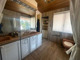Foto 11 de SE  RENTA CASA DE LUJO EN MONTESERRÍN  Exclusiva Casa en Campo Alegre – Monteserrín, Quito  📍 Ubicación privilegiada cerca de la Academia Coto