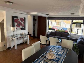 Foto 3 de de venta casa remodelada  dentro de conjunto porch con pérgola 3 habitaciones solo 2 pisos 2 parqueos guardias