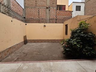 Foto 13 de CASA EN CALLE BARCELONA  MAYORAZGO - ATE