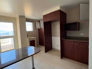 Foto 7 de Vendo ¡Venta de Departamento con Vista Panorámica - Loma de Monteserrín, Quito!