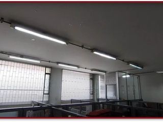 Foto 2 de Excelente edificio multiuso en vía principal de Montevideo de 3.100 M2