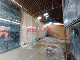 Foto 6 de Venta De Local Comercial En Av.Los Algarrobos 159.80M2//ID: 1145893