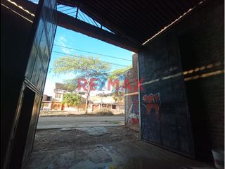 Foto 8 de Venta De Local Comercial En Av.Los Algarrobos 159.80M2//ID: 1145893