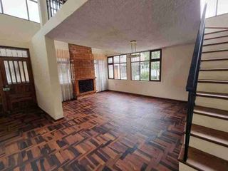 Foto 6 de Casa de arriendo en Pomasqui, a una cuadra del parque central, 2 garajes
