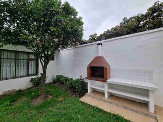 Foto 9 de Casa de arriendo en Pomasqui, a una cuadra del parque central, 2 garajes