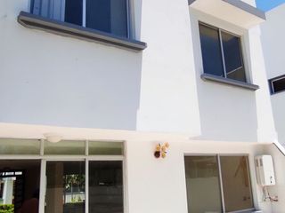 Foto 16 de 🏢 VENDO CASA ESQUINERA DOS PLANTAS CON TERRAZA - TRES DORMITORIOS - (TONSUPA - Club del Pacífico) $93,000.oo