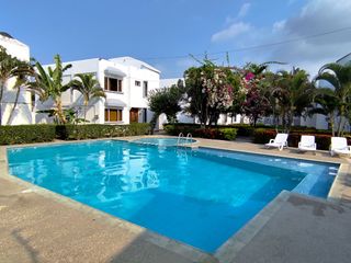 Foto 21 de 🏢 VENDO CASA ESQUINERA DOS PLANTAS CON TERRAZA - TRES DORMITORIOS - (TONSUPA - Club del Pacífico) $93,000.oo