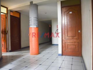 Foto 3 de En Venta Hotel / Edificio Comercial En Santa Anita