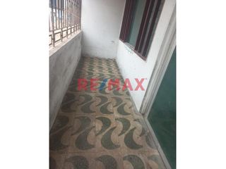 Foto 4 de VENTA DE CASA COMO TERRENO HUACHO IDEAL PARA INVERSION