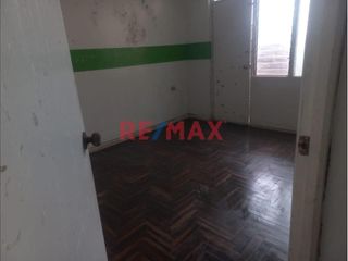 Foto 14 de VENTA DE CASA COMO TERRENO HUACHO IDEAL PARA INVERSION