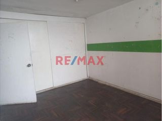Foto 15 de VENTA DE CASA COMO TERRENO HUACHO IDEAL PARA INVERSION