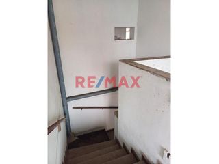 Foto 18 de VENTA DE CASA COMO TERRENO HUACHO IDEAL PARA INVERSION
