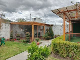 Foto 7 de Terreno con espacios apergolados Ideal para tu próximo negocio gastronómico a media cuadra del parque central de Pujilí /25urb23.
