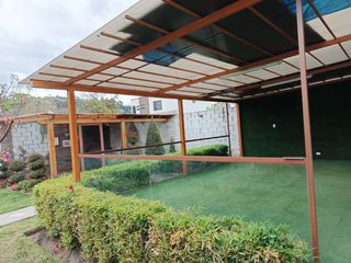 Foto 1 de Terreno con espacios apergolados Ideal para tu próximo negocio gastronómico a media cuadra del parque central de Pujilí /25urb23.