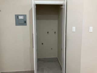 Foto 7 de Departamento céntrico en alquiler en Machala – incluye aire acondicionado y agua, ideal para profesionales o parejas
