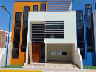 Foto 1 de CASA EN ESTRENO