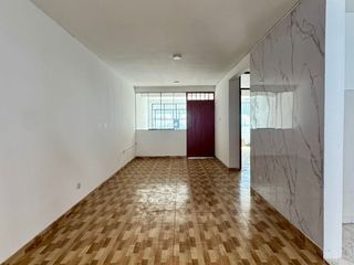 Foto 2 de Vendo acogedora casa a dos cuadras de la av. Central – Los Olivos.
