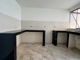 Foto 4 de Vendo acogedora casa a dos cuadras de la av. Central – Los Olivos.