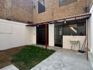 Foto 7 de Vendo acogedora casa a dos cuadras de la av. Central – Los Olivos.