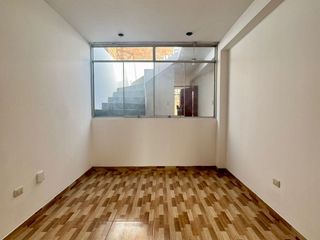 Foto 33 de Vendo acogedora casa a dos cuadras de la av. Central – Los Olivos.