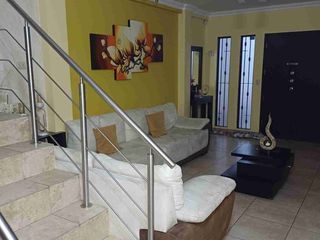 Foto 15 de Vendo hermosa casa en Vila club, amplia con piscina 5 dormitorios 6 baños