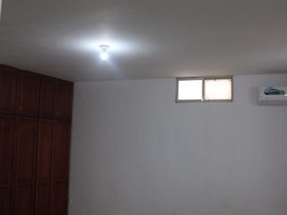 Foto 8 de ¡Suite moderna en Machala! Agua y aire incluidos  Solo $160. Vive cómodo, seguro y bien ubicado. ¡Última disponible!